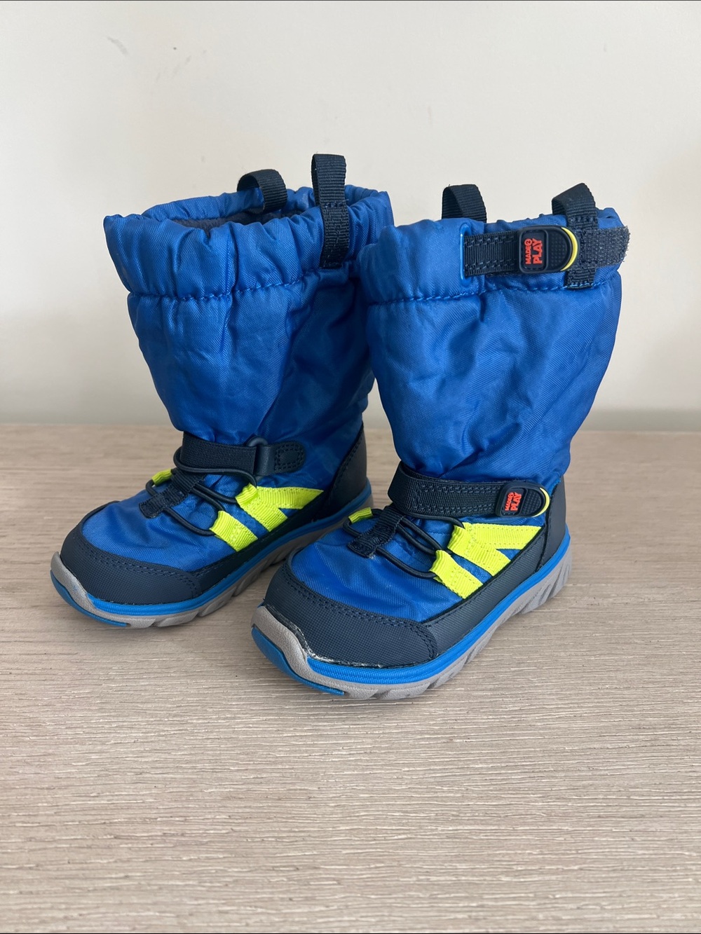 Boys Stride Rite made 2 play sneaker boot size 7M winter snow